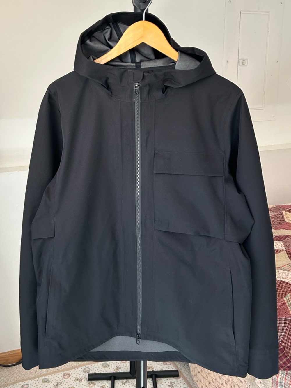 Lululemon Outpour StretchSeal Waterproof Rain Jacket Coat Black